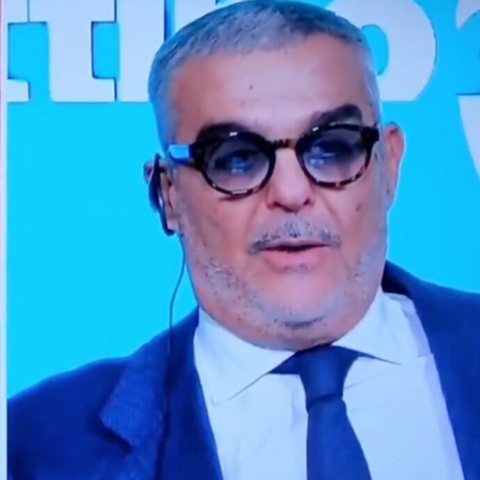 “Ma perché non ammettete di aver fatto delle ‘cappellate’?”: botta e risposta tra Cassese e Gallo a Mattino 5. La nuova ipotesi: “Chiara potrebbe non aver dormito da sola”