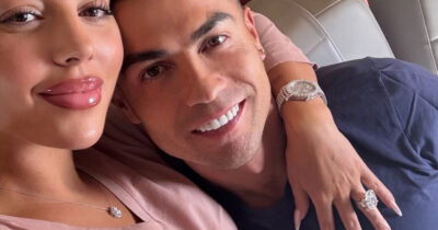 Copertina di “L’anello di fidanzamento da 2 milioni di dollari? Era il minimo che potesse fare…”: la stoccata di Georgina Rodriguez a Cristiano Ronaldo
