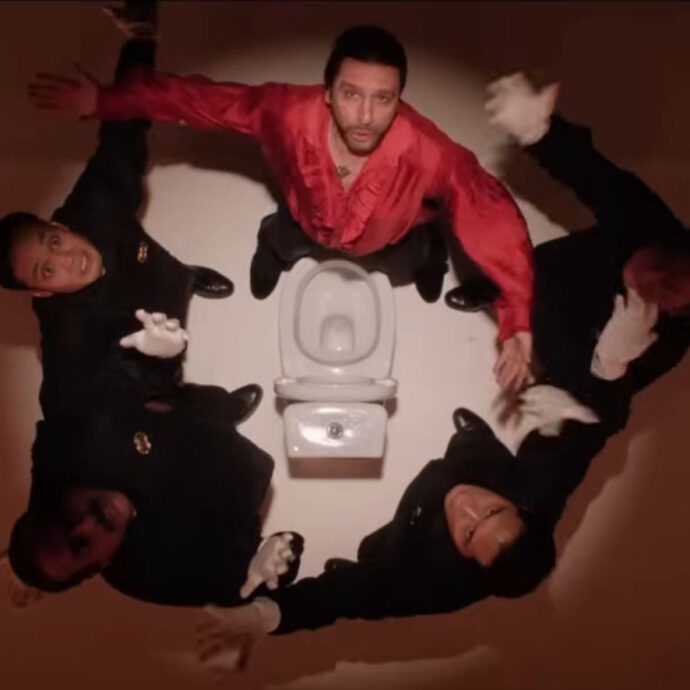 Checco Zalone e la sua “Prostata enflamada”: l’ultima canzone trasmessa a reti unificate su Mediaset