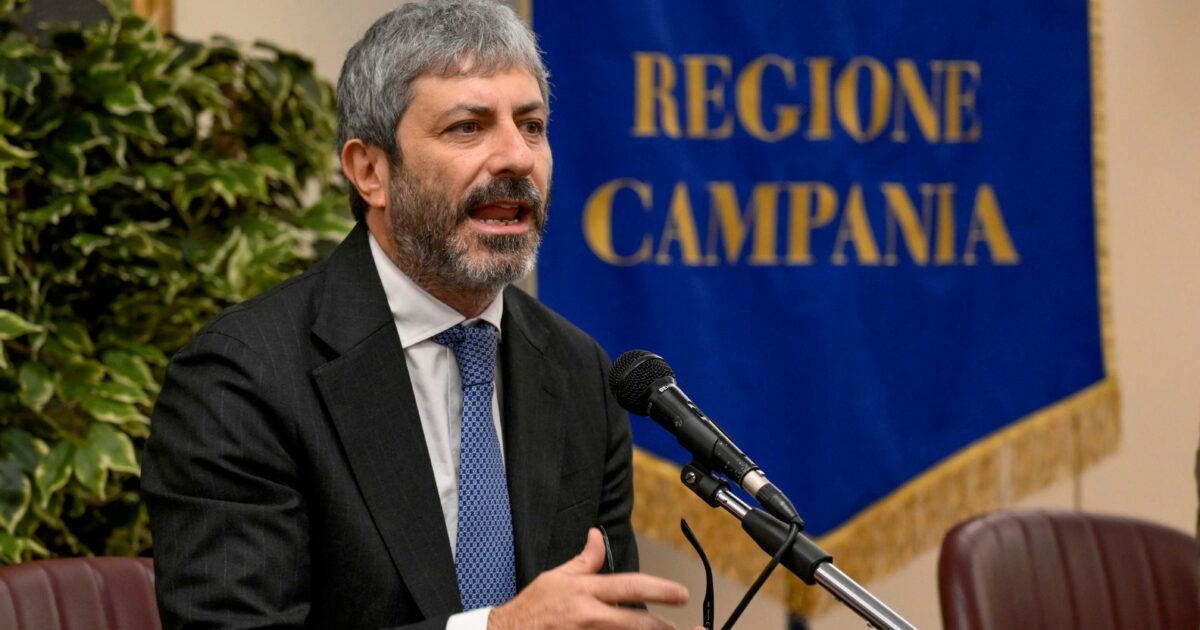 fico propone il salario minimo in campania perch233 temo che la speranza si trasformi in disillusione da Ilfattoquotidiano.it fico propone il salario minimo in campania perch233 temo che la speranza si trasformi in disillusione