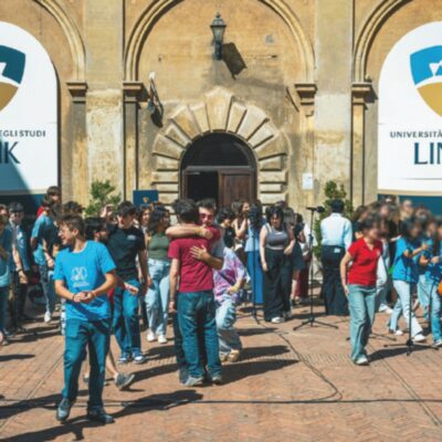 Copertina di “Semestre filtro? Io pago ed entro a medicina”