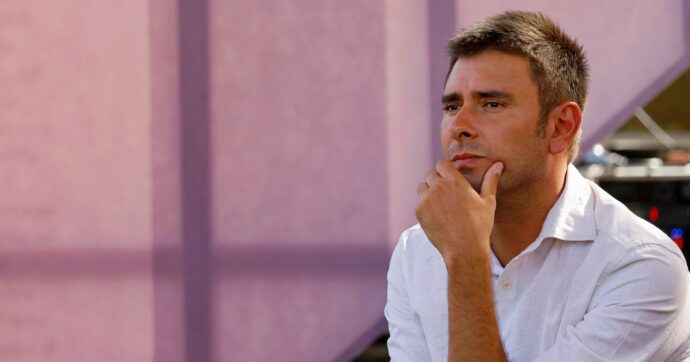 Di Battista lancia la campagna del No “Questa è la riforma che voleva Gelli”