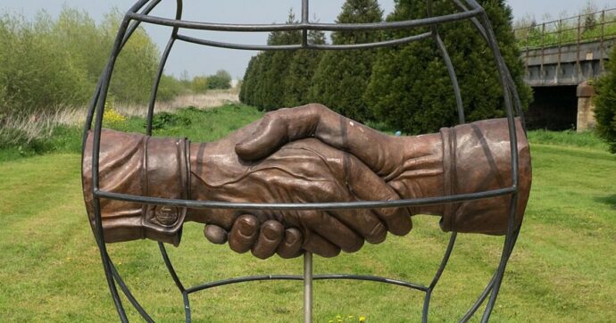 Mi chiedo se la famosa tregua di Natale fu un gesto di pace o l’esaltazione della guerra