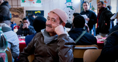 Copertina di La Comunità di Sant’Egidio raccoglie doni per il pranzo di Natale: “Ci troveremo tutti insieme a tavola contro la solitudine”