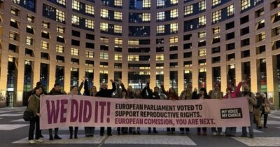 Copertina di Aborto, il Parlamento Ue ha votato a favore di un meccanismo che lo renda accessibile in tutti gli Stati