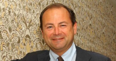 Copertina di Luigi Bacialli aggredito per strada a Treviso: ferite alla testa per il direttore dei tg di Medianordest