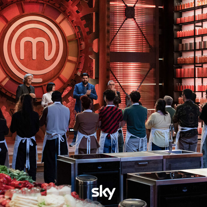 Masterchef 15, primi battibecchi, piatti da ridere e aspiranti chef da tenere d’occhio: Barbieri, Cannavacciuolo e Locatelli scelgono i 20 grembiuli bianchi – Ecco chi sono