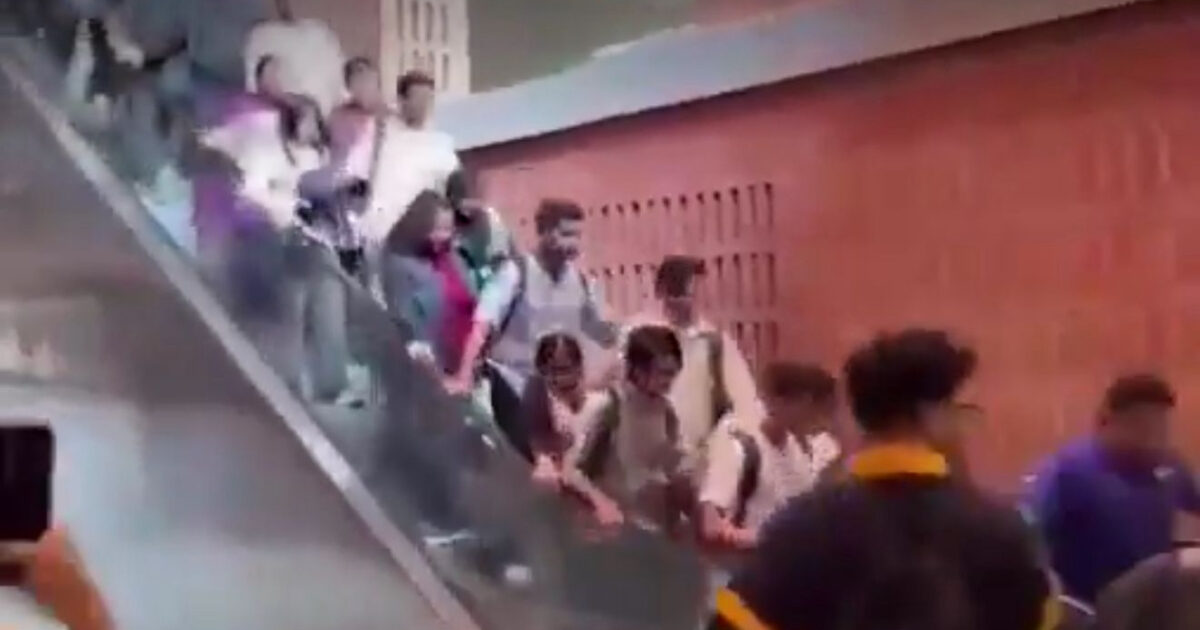 Paura all’università: la scala mobile accelera improvvisamente. Panico tra gli studenti, non ci sono feriti – VIDEO