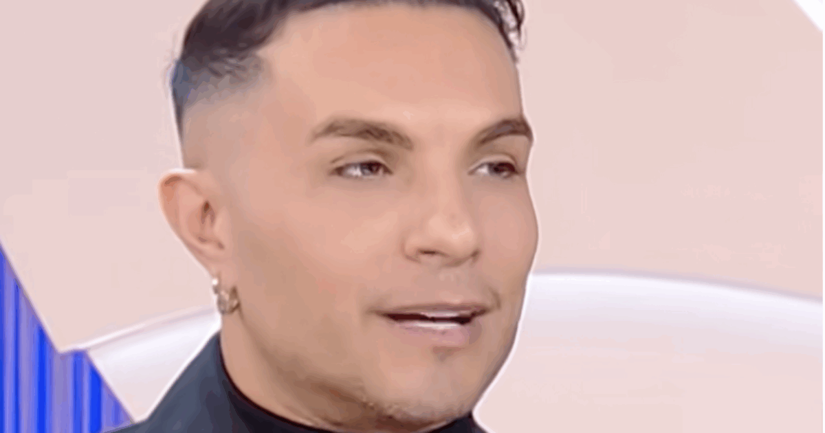 “Mia mamma mi ha detto che mio padre era morto, ma io ho continuato a vedere i cartoni animati. Per me non esisteva già più”: la rivelazione di Marco Carta