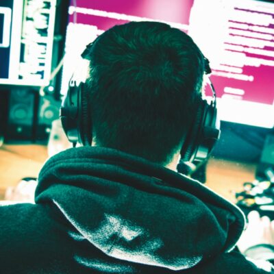 Copertina di Squadra Fiore, l’ex Ros De Marzio: “Gli spioni fanno parte di Aisi”