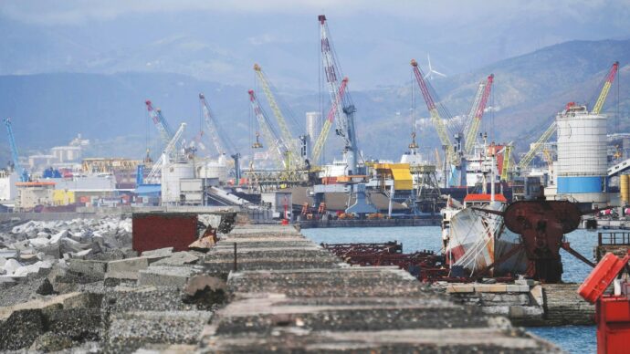 Webuild costruisce tutta la Liguria: 14 miliardi di grandi opere. Ora il tunnel sotto il porto, c’erano già Terzo Valico, Ponte e Diga