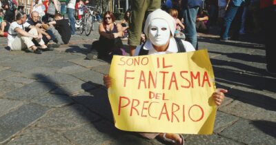 Copertina di Il capitalismo crea  più precarietà:  capire questo aiuterà a superarlo