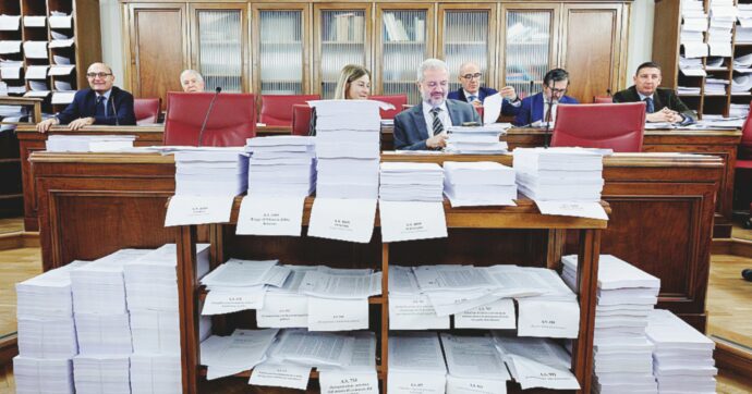 Manovra, nuovo regalo alle scuole paritarie e stangata sui migranti