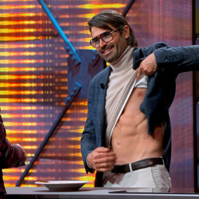 Il triste risotto bianco di Ugo Mask: il piatto dell’aspirante Masterchef è un disastro (ma fa muovere Barbieri)