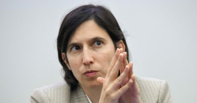 Copertina di Manovra, Pd: “Governo bugiardo, sulle pensioni ha tradito le promesse”. M5s: “Continuano ad accanirsi sui più poveri”