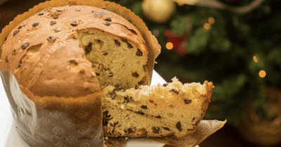 Copertina di “Lo scorso anno erano stracari e introvabili burro e latte, quest’anno tuorli e canditi”: il prezzo del panettone artigianale lievita ma è solo un problema di materie prime? Lo spiega Matteo Cutolo