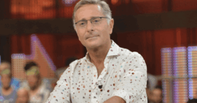 Copertina di “Mediaset con Pier Silvio Berlusconi? Cambiata. Ho fatto questa cosa con Maria De Filippi, alla gente piace, si diverte e va bene così”: parla Paolo Bonolis