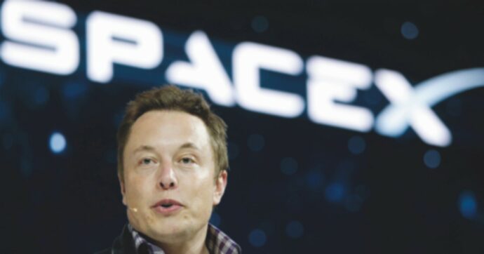 Paperone Elon Musk: supera i 677 miliardi di patrimonio