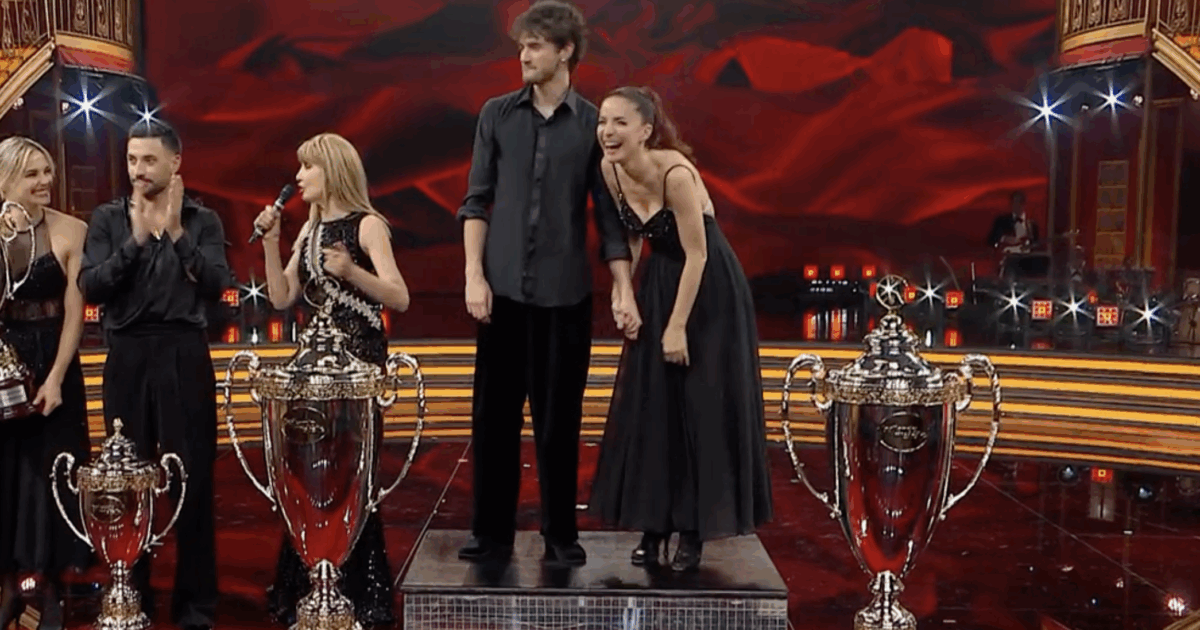 Le pagelle della finale di Ballando con Le Stelle: Fognini si è concesso al ‘sano cazzeggio’ (9.5), Colombari miglior percorso (8.5), D’Urso vittima delle troppe aspettative (6), Fialdini ha ‘appesantito’ il ballo (5.5)