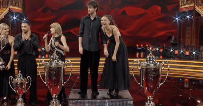 Copertina di Le pagelle della finale di Ballando con Le Stelle: Fognini si è concesso al ‘sano cazzeggio’ (9.5), Colombari miglior percorso (8.5), D’Urso vittima delle troppe aspettative (6), Fialdini ha ‘appesantito’ il ballo (5.5)