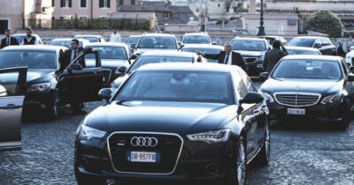 Copertina di Con il Bilancio di Palazzo Chigi arriva il regalo di Natale: più soldi decoro immobili, staff e auto blu