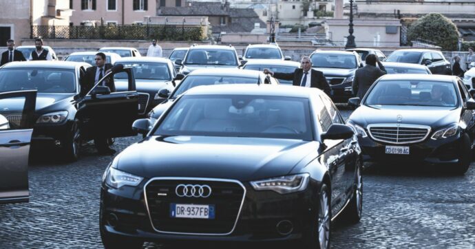 Il regalo di Natale: decoro immobili, staff e auto blu