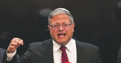 Copertina di Israele, gli insospettabili di Teheran spiano militari e ministri