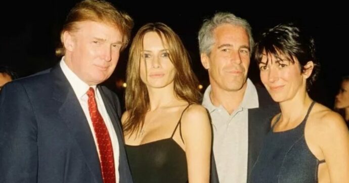 Il mistero dei 16 file scomparsi dal report online su Epstein: tra questi anche una foto in cui si vede Trump