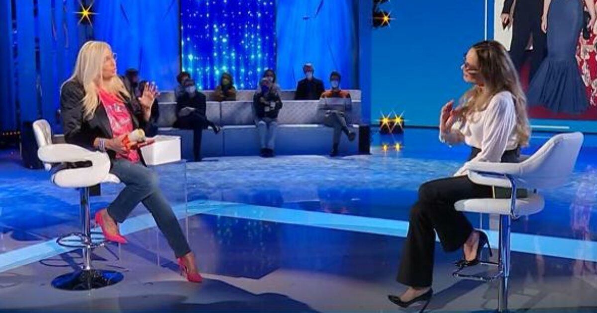 “Perché mi devi far parlare male di Alain Delon?”: il botta e risposta tra Ornella Muti e Mara Venier a Domenica In