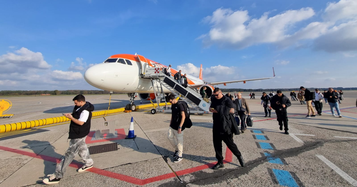 “Da Torino a Catania? Servono 20 ore e si passa da Budapest”. “Io ho fatto scalo a Cracovia”. Il caro-voli e l’odissea di chi torna in Sicilia per le feste