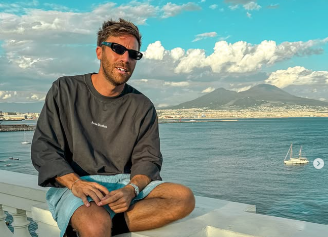 “Mentre lavoravo come commesso è entrato in negozio Paolo Calabresi, ho azzardato una proposta e lui mi ha dato una mail. E’ così che sono entrato a Le Iene”: parla Nicolò De Devitiis