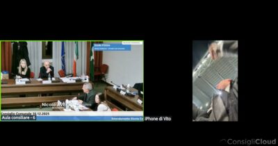 Copertina di L’esponente di Fdi partecipa al Consiglio comunale collegandosi dallo stadio. Ed esulta al gol della Juve