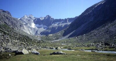 Copertina di Il caso della centralina idroelettrica nella Valle di Adamè: se una scelta green minaccia l’ambiente stesso