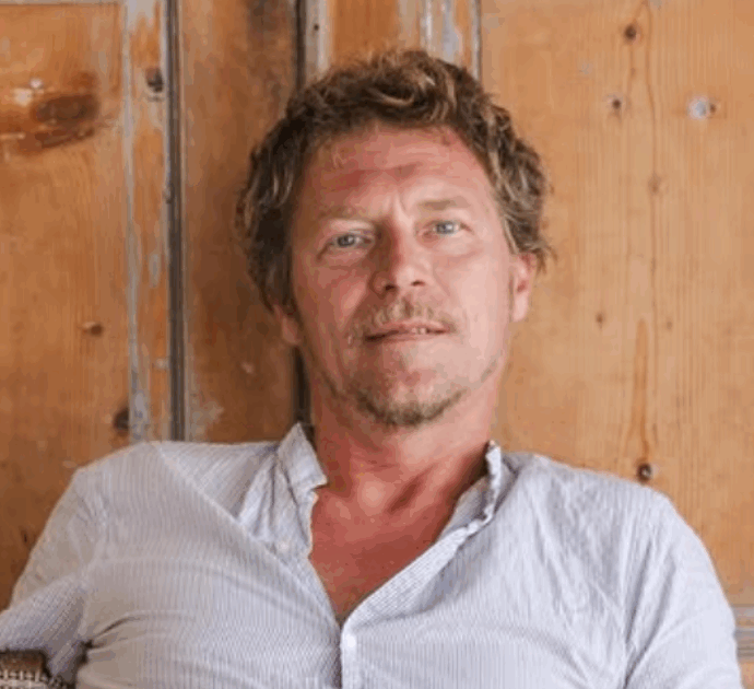 “Non ero depresso né in burnout, ma stavo perdendo dei pezzi di me. Ho fatto il Cammino di Santiago e dormo spesso nei boschi da solo”: la nuova vita di Marco Maccarini