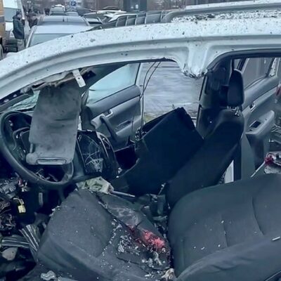 Copertina di Autobomba  antinegoziati uccide un generale.  Putin promette “impegni scritti”