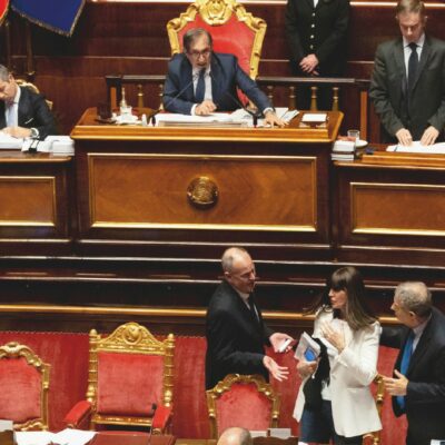 Copertina di Ecco la manovrina che piace quasi solo alla Confindustria