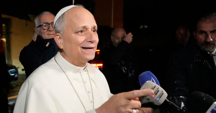 L’appello del Papa: “Tregua di 24 ore a Natale in Ucraina e in tutto il mondo”. Raid russi nella notte: “3 morti”