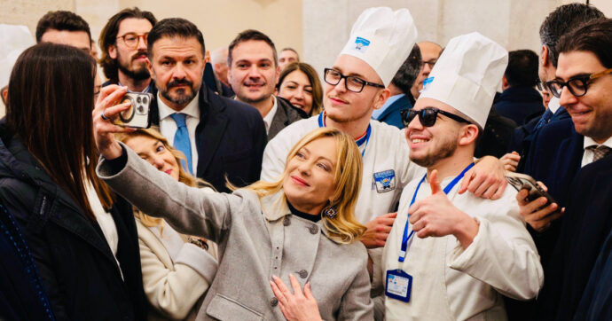 A Palazzo Chigi dopo le polemiche il caffè torna italiano: Meloni ordina 96 mila capsule per il 2026 (388 al giorno)