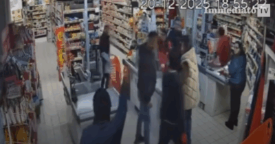 Copertina di “Buonasera a tutti!”: il saluto dei banditi mentre rapinano il supermercato a Cerignola