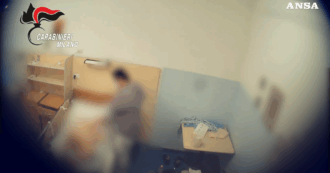 Copertina di Abusi su ospiti ultraottantenni di una rsa, arrestato un operatore nel Milanese: incastrato dalle telecamere nascoste