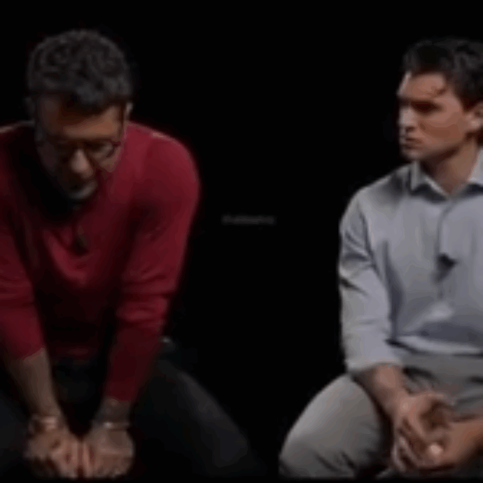 “Signorini è entrato in bagno nudo mentre facevo la doccia, un bacio a stampo rubato a forza”: il racconto di Antonio Medugno a Falsissimo. Anche Gabriele Parpiglia querela Corona