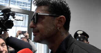 Corona show: "Sul telefono di Signorini trovano Sodoma e Gomorra"