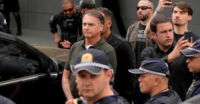 Bolsonaro, permesso di uscire dal carcere