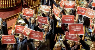 Copertina di Manovra, la finta pace tra i leghisti: il governo è diviso