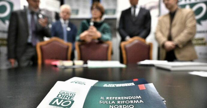 Referendum, via con le firme per fermare il colpo di mano