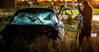 Copertina di Auto si lancia sulla folla in Olanda: 9 feriti, tre sono gravi. Alla guida una 56enne