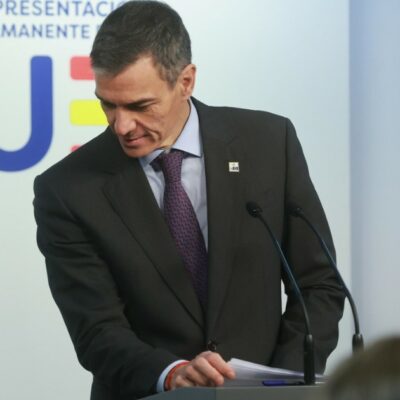 Copertina di Sànchez: le Regionali come un campo minato. I Popolari davanti al dilemma: governare con l’estrema destra di Vox?