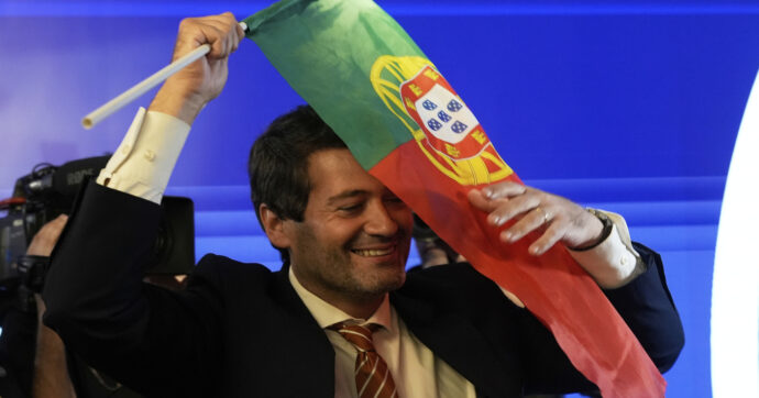 “Gli zingari devono obbedire alla legge”: il leader portoghese di estrema destra Ventura condannato a rimuovere i manifesti elettorali