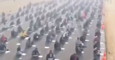 Copertina di Si presentano in 8 mila al concorso pubblico per 187 posti: la prova si svolge sulla pista d’atterraggio dell’aeroporto e a sorvegliare i candidati ci pensano i droni