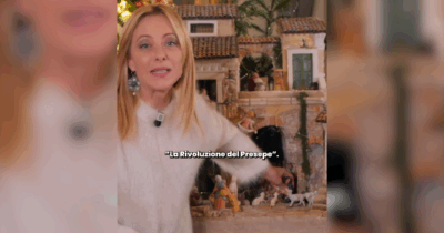 Copertina di Meloni fa gli auguri di Natale agli italiani davanti al presepe: “Custodisce valori e non impone niente a nessuno” – Video